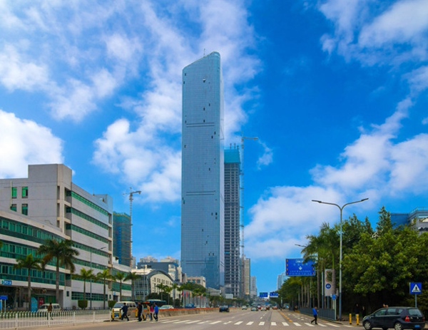 Foshan Blueway သည် Shenzhen ၏ China Chuneng Tower ရှိ ၎င်း၏ အထင်ကရ ရေကူးကန်ပရောဂျက်ဖြင့် အမြင့်ပေမြင့်စီးပွားရေးအပန်းဖြေမှုကို မည်သို့အဓိပ္ပာယ်ဖွင့်ဆိုသနည်း။